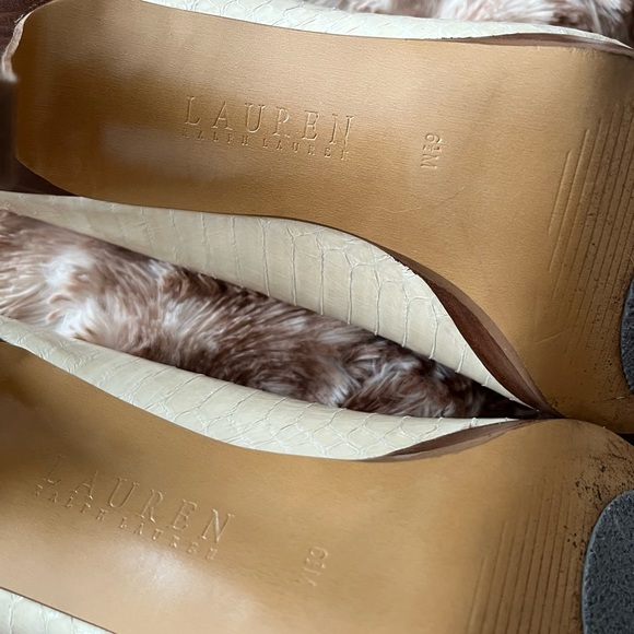 Lauren Ralph Lauren cream croc embossed pumps - Picture 6 of 6